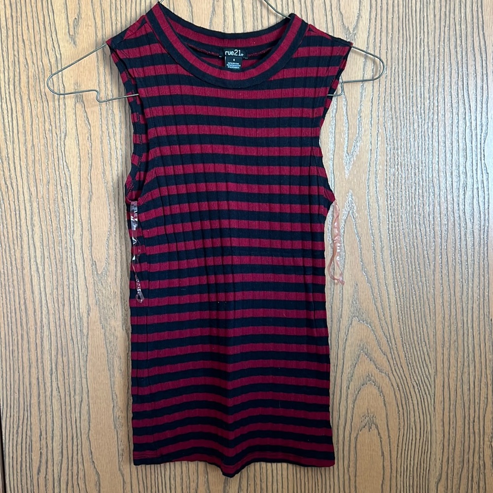 RUE21 small tank top